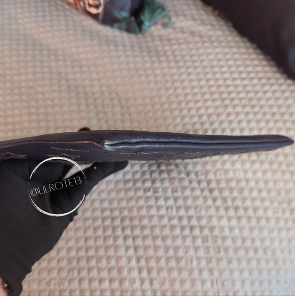 ⚡ FLASH SALE - Saint Laurent Star Leather Clutch - Picture 9 of 14